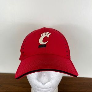 Cincinnati Bearcats Under Armour Strapback Hat Cap NCAA OSFA